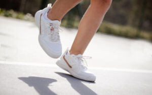 کفش تنیس بچه گانه آرتنگو TS500 Fast چسبی – سفید