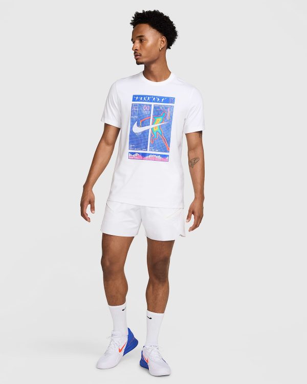 تی شرت تنیس مردانه نایک NikeCourt Dri-FIT Graphic Print- سفید - Image 2