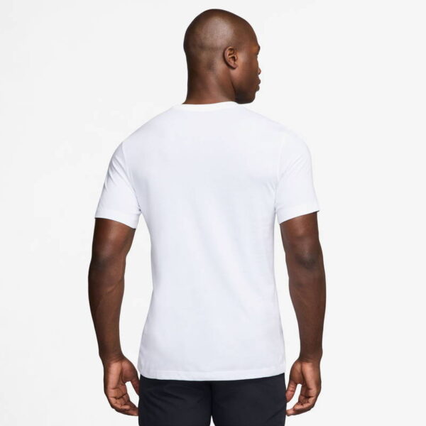 تی شرت تنیس مردانه نایک NikeCourt Dri-FIT Graphic Print- سفید - Image 3