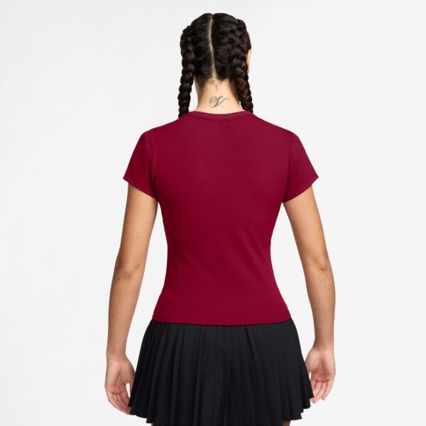 تی شرت تنیس زنانه نایک NikeCourt Advantage Dri-FIT - زرشکی - Image 5