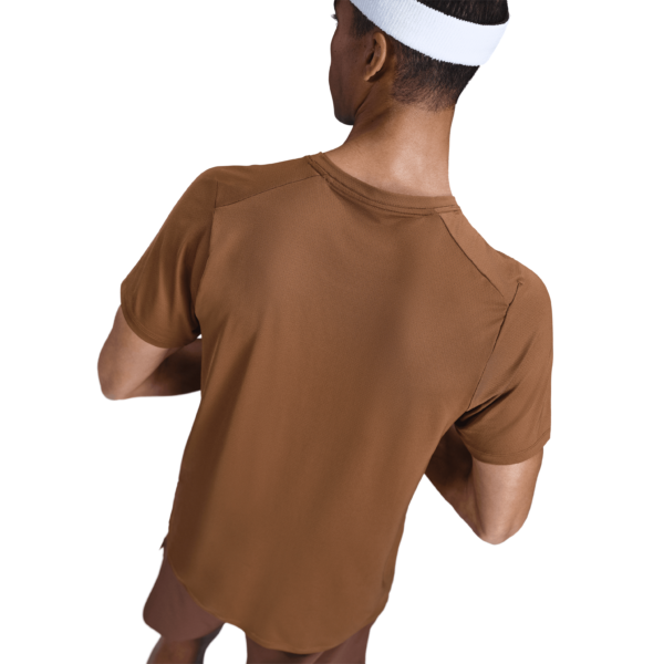 تی شرت تنیس مردانه نایک NikeCourt Advantage Dri-FIT- قهوه ای - Image 2