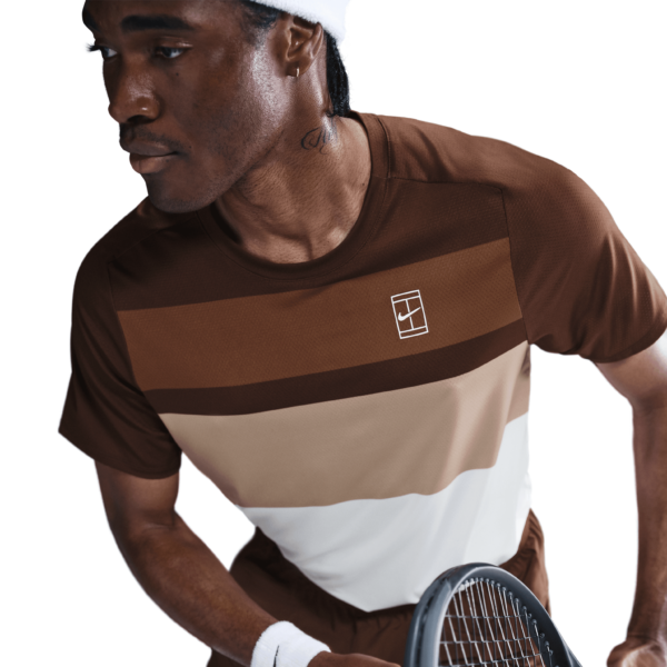 تی شرت تنیس مردانه نایک NikeCourt Advantage- سفید/قهوه ای - Image 3