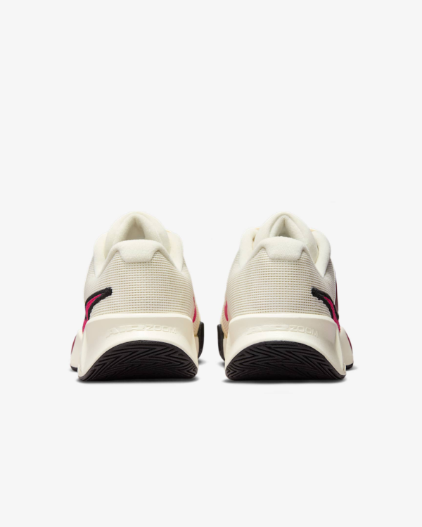کفش تنیس زنانه نایک Nike Zoom GP Challenge Pro – سفید/قرمز - Image 6