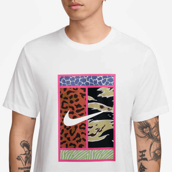 تی شرت تنیس مردانه نایک NikeCourt Dri-FIT Printed - سفید - Image 3