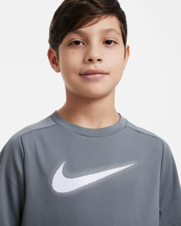 تی شرت تنیس بچگانه نایک - Nike Multi Dri-FIT Graphics- خاکستری - Image 4