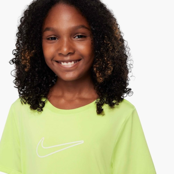 تی شرت تنیس بچگانه (دخترانه ) نایک - Nike One Dri-FIT Fitted - سبز - Image 2