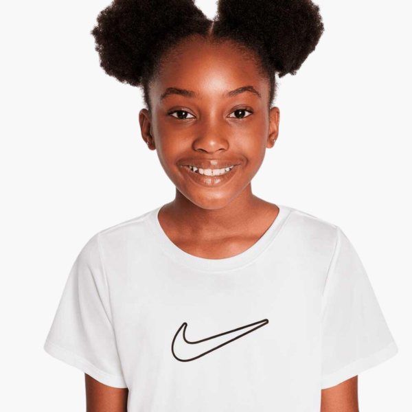 تی شرت تنیس بچگانه (دخترانه ) نایک - Nike One Dri-FIT Fitted - سفید - Image 4