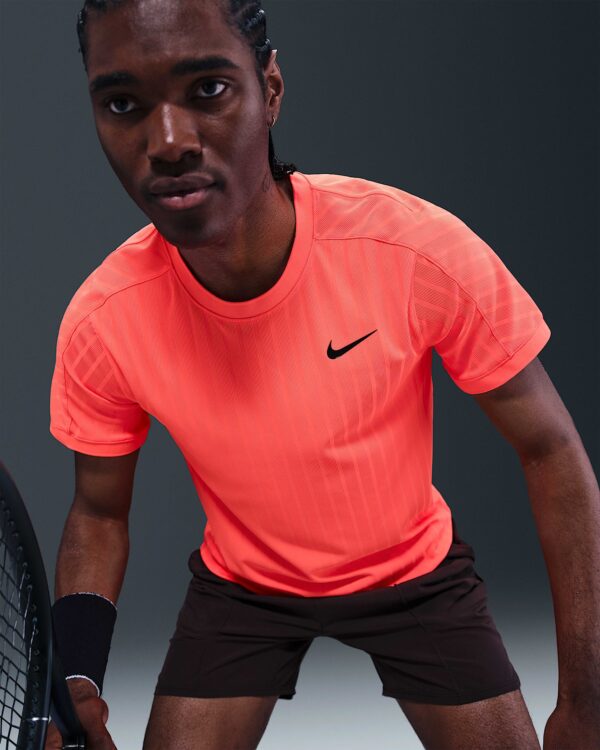 تی شرت تنیس مردانه نایک NikeCourt Slam Dri-FIT ADV- گلبهی - Image 4