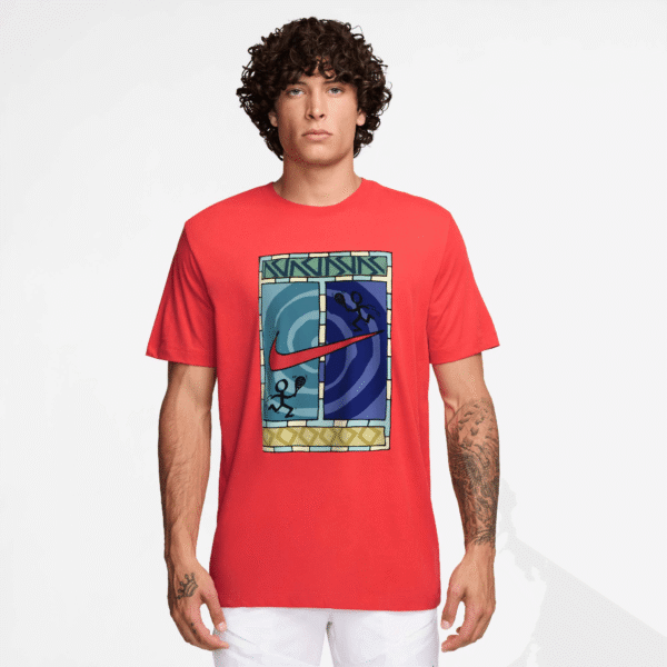 تی شرت تنیس مردانه نایک NikeCourt Dri-FIT Graphic Print- قرمز