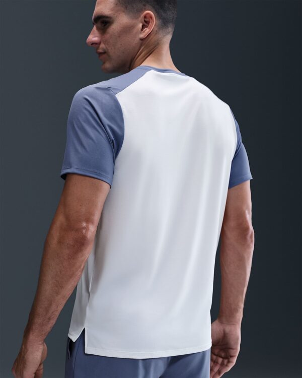 تی شرت تنیس مردانه نایک NikeCourt Advantage- سفید/خاکستری - Image 5