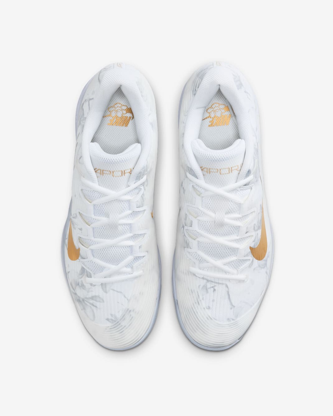 کفش تنیس مردانه نایک Nike Vapor 12 Tennis Shoes- سفید/طلایی کفش تنیس مردانه نایک Nike Vapor 12 Tennis Shoes- سفید/طلایی - Image 5