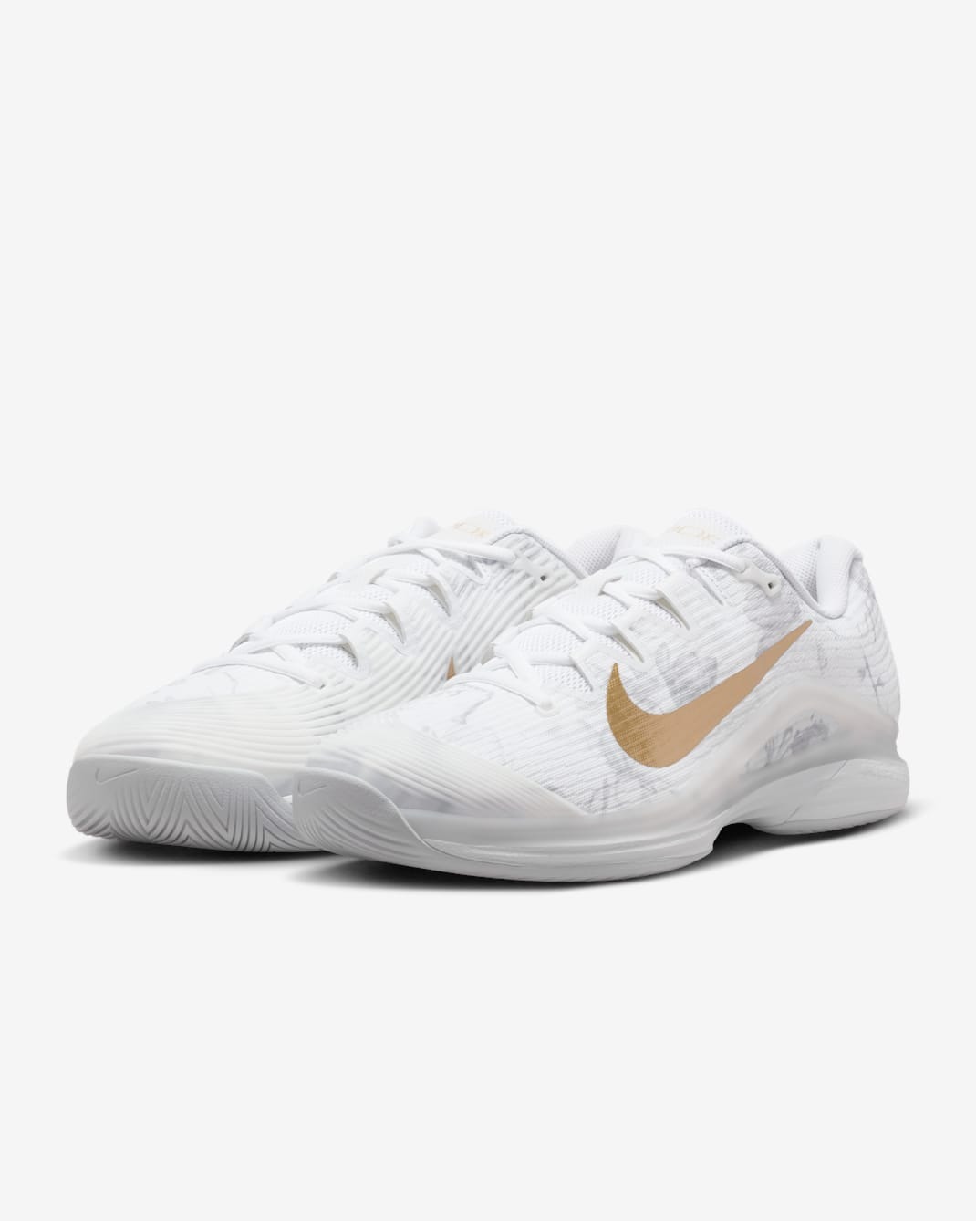 کفش تنیس مردانه نایک Nike Vapor 12 Tennis Shoes- سفید/طلایی کفش تنیس مردانه نایک Nike Vapor 12 Tennis Shoes- سفید/طلایی - Image 6