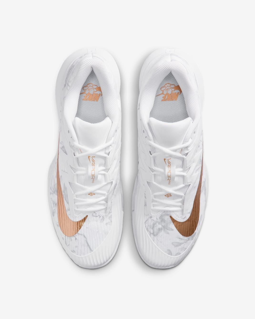 کفش تنیس مردانه نایک Nike Court Vapor Pro 3 PRM Tennis Shoes- سفید/طلایی کفش تنیس مردانه نایک Nike Court Vapor Pro 3 PRM Tennis Shoes- سفید/طلایی - Image 6