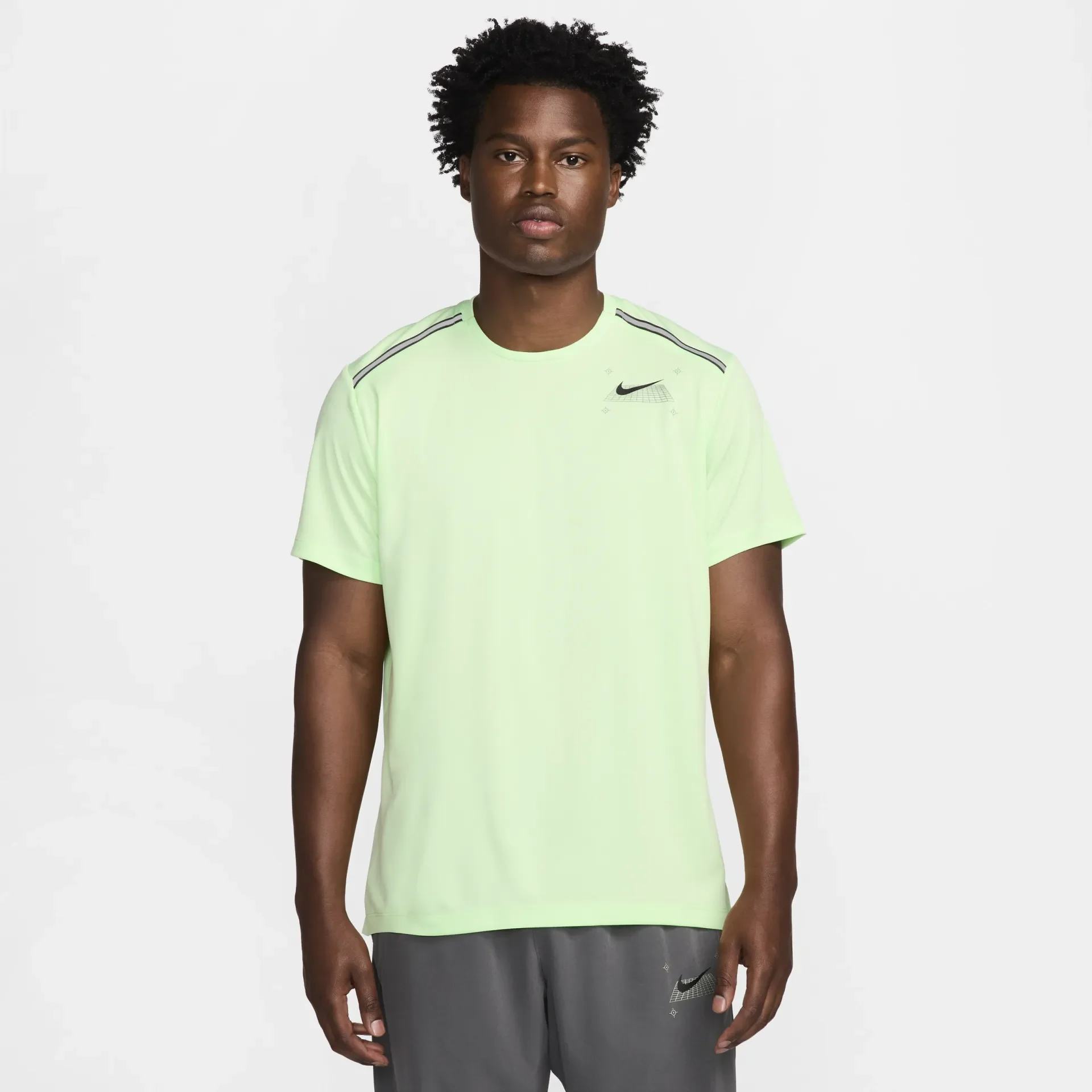 تی شرت تنیس مردانه نایک Nike Court - سبز تی شرت تنیس مردانه نایک Nike Court - سبز
