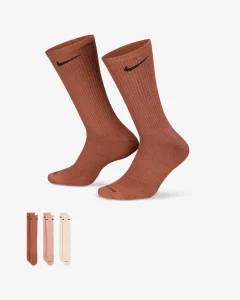 جوراب تنیس نایک Nike Everyday Plus Cushioned - پک سه تایی- چند رنگ جوراب تنیس نایک Nike Everyday Plus Cushioned - پک سه تایی- چند رنگ