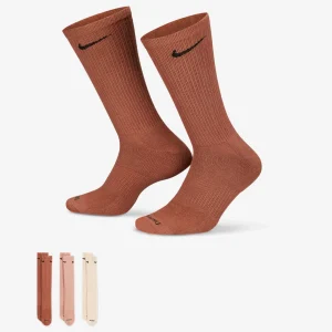 جوراب تنیس نایک Nike Everyday Plus Cushioned - پک سه تایی- چند رنگ جوراب تنیس نایک Nike Everyday Plus Cushioned - پک سه تایی- چند رنگ