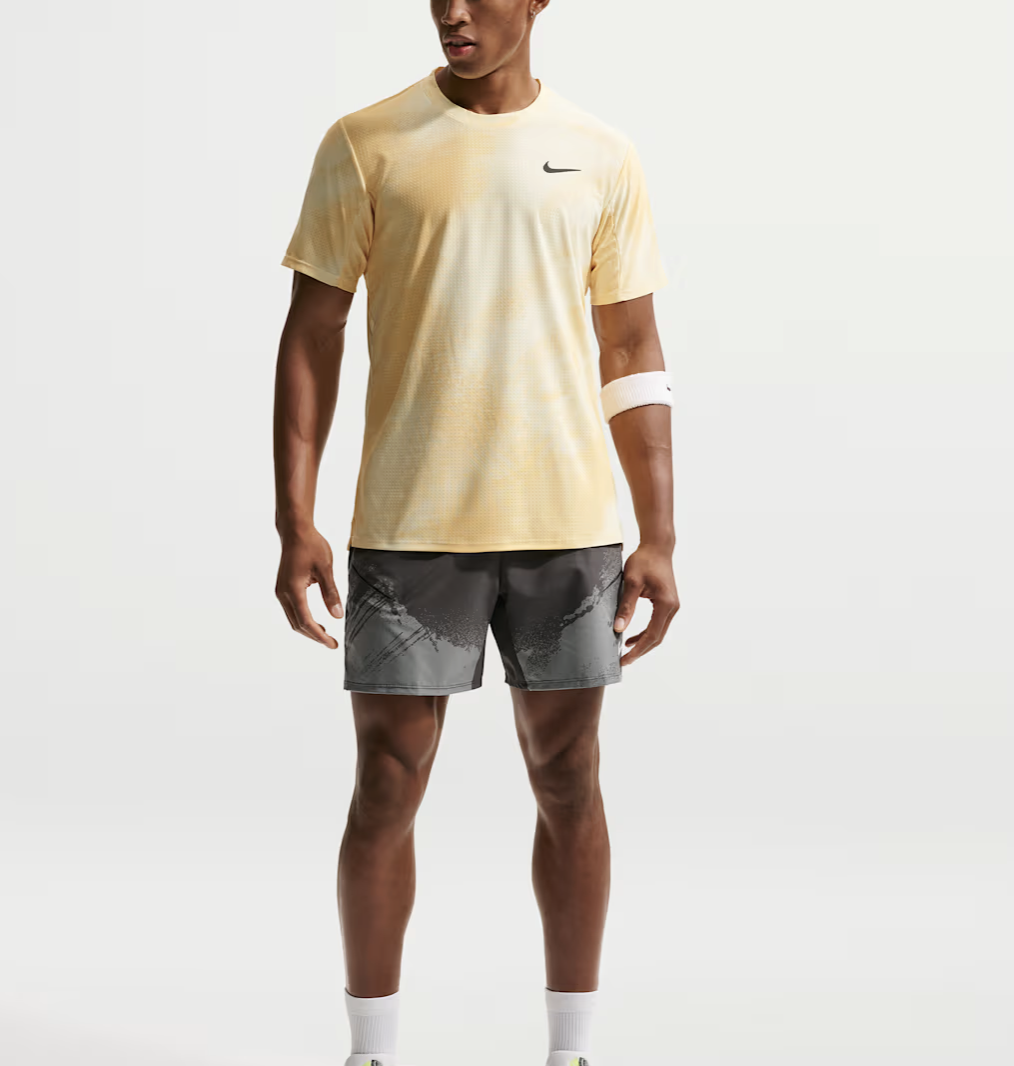تیشرت تنیس مردانه نایک NikeCourt Slam RG Dri-FIT ADV – کرم/طلایی - تصویر 4