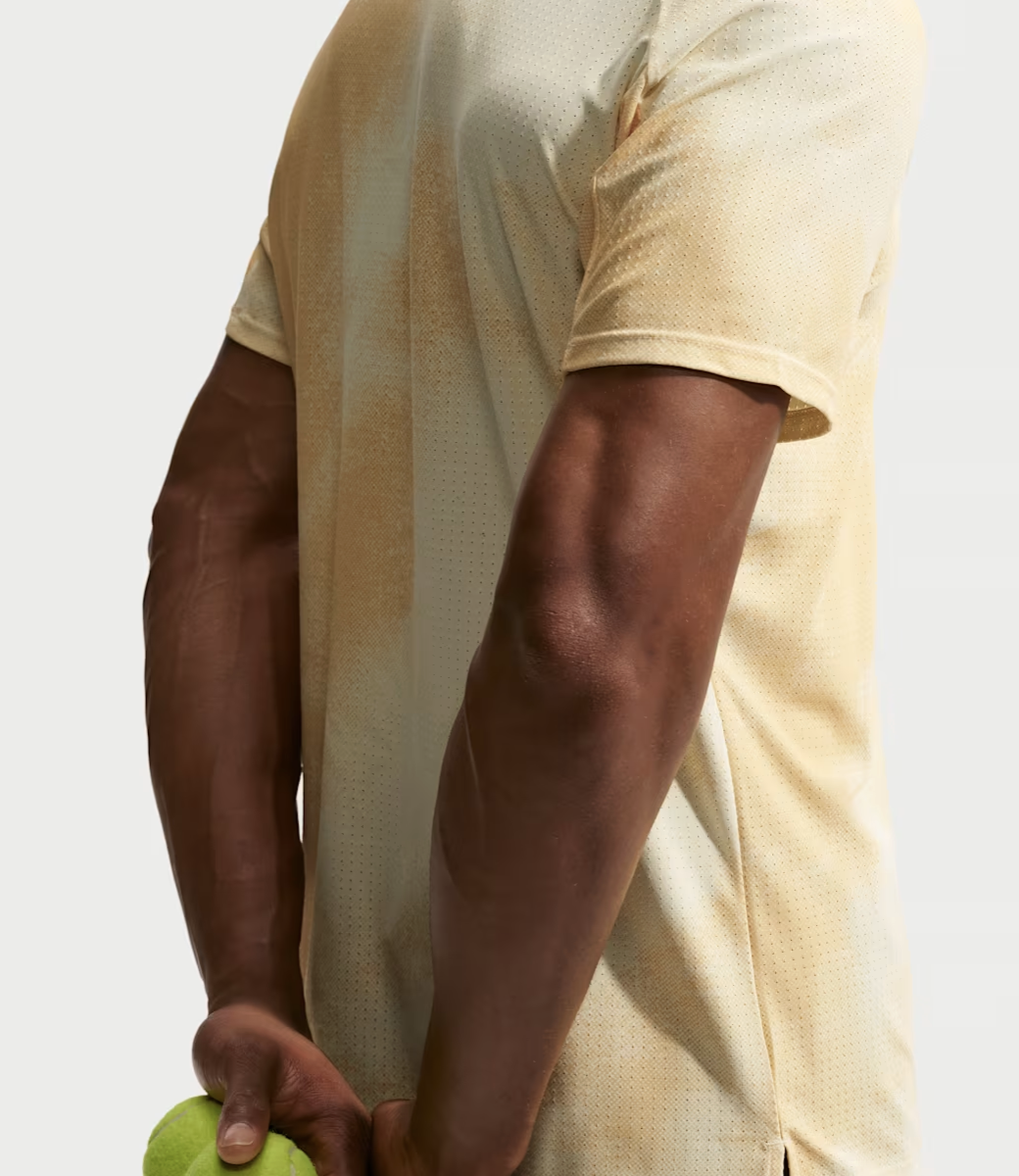 تیشرت تنیس مردانه نایک NikeCourt Slam RG Dri-FIT ADV – کرم/طلایی - تصویر 5
