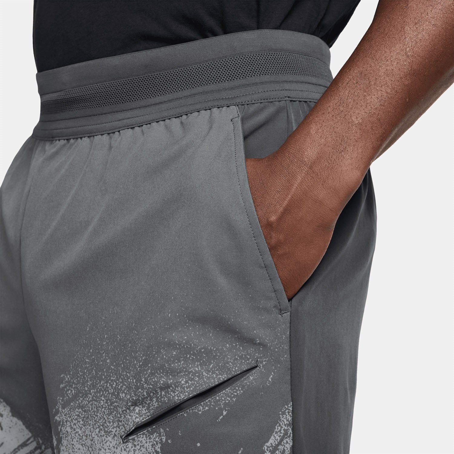 شلوارک تنیس مردانه نایک NikeCourt Slam Dri-FIT 15 cm – خاکستری - تصویر 4