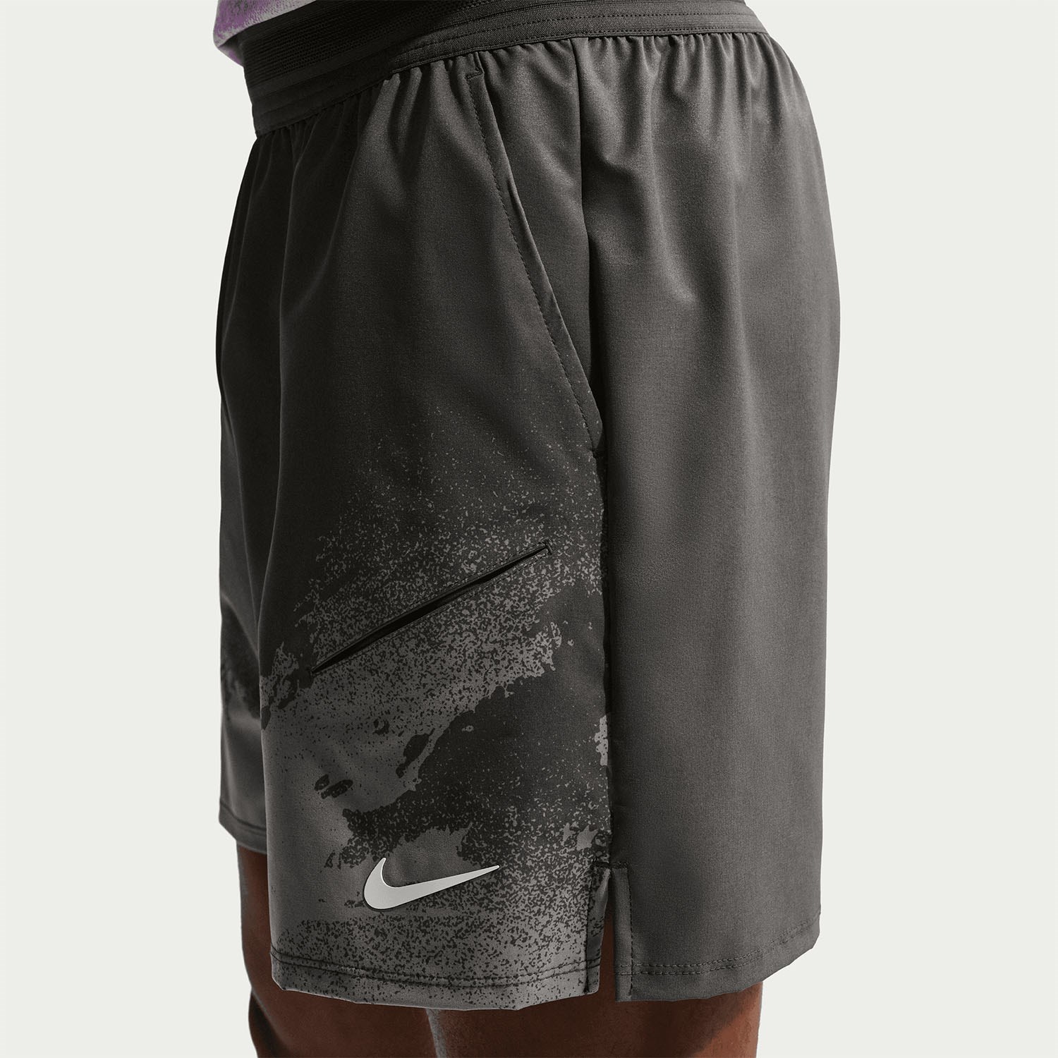 شلوارک تنیس مردانه نایک NikeCourt Slam Dri-FIT 15 cm – خاکستری - تصویر 2