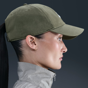 کلاه تنیس نایک Nike Club Futura Swoosh  – زیتونی/سفید
